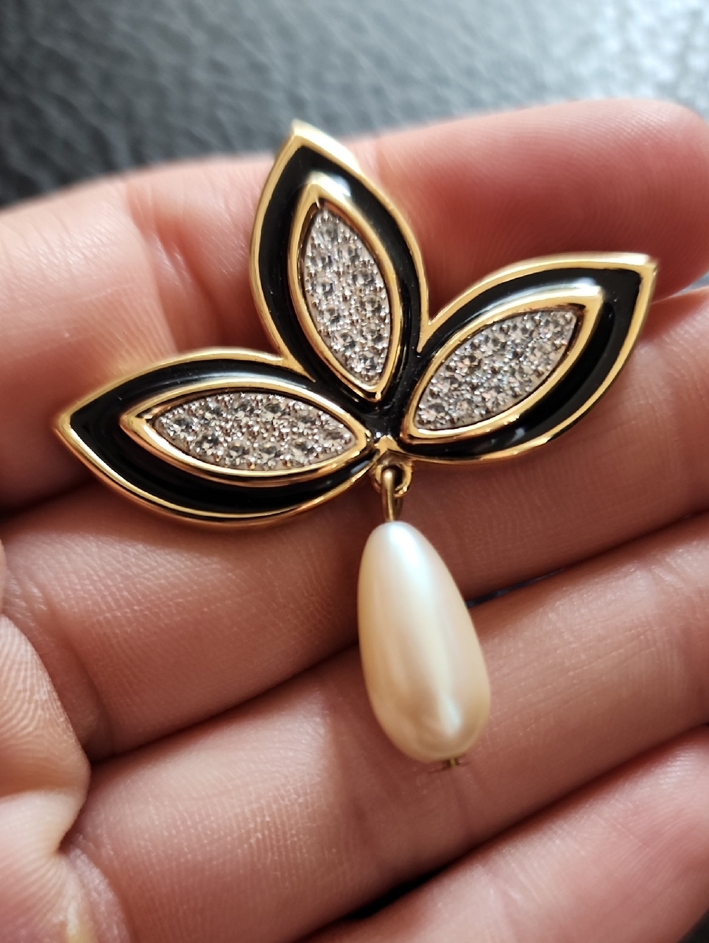 VTG Monet Elegant Black Enamel & Pearl Drop Women’s Brooch